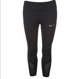 Nike epic lux crops
